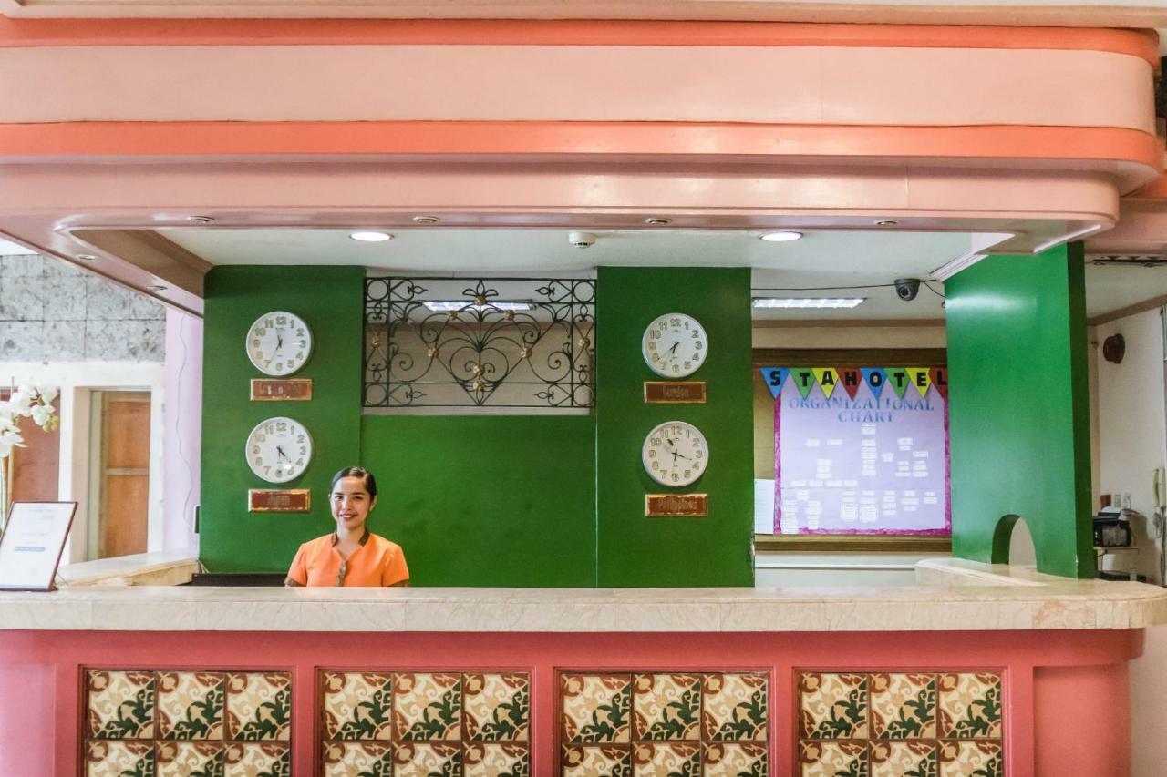 La Fiesta Hotel Iloílo Exterior foto